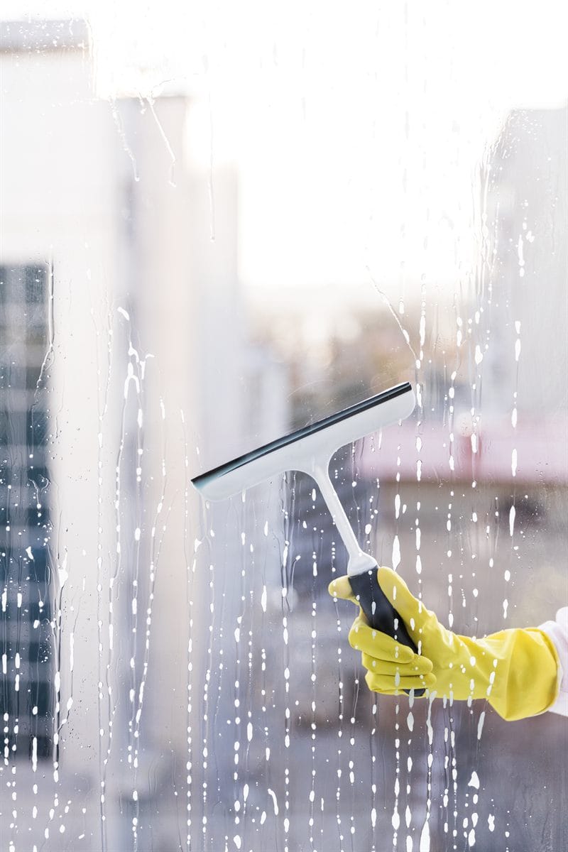 Streak-free commercial glass after Connect Cleaning service